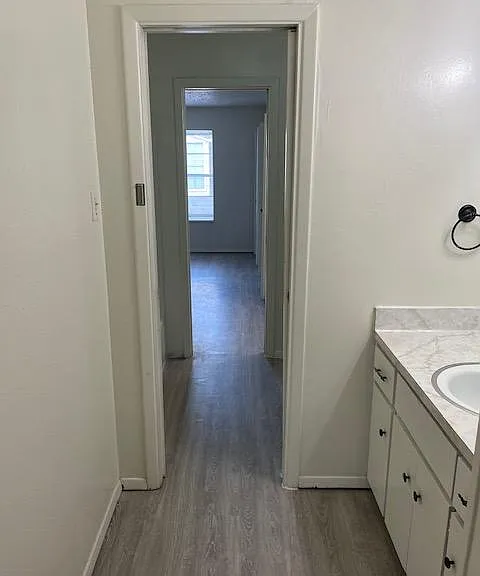 915 N Elm St — Photo 18