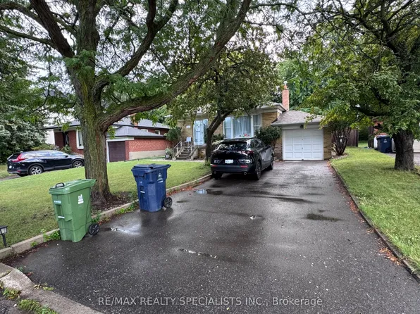 131 Searle Ave #Basement, Toronto, ON M3H 4B1