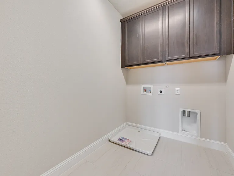 9814 Gristmill Ln — Photo 25