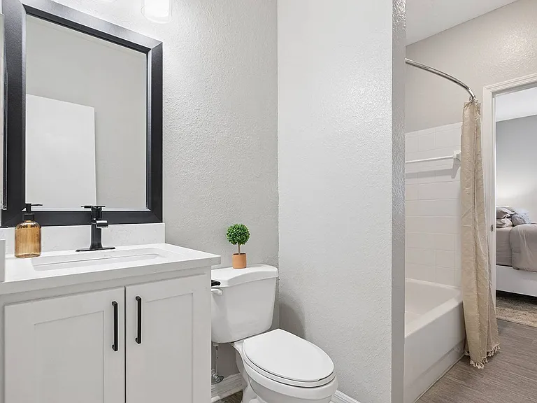 Westwood Reserve Apartments — Photo 53