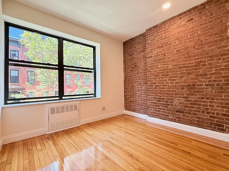 437 W 44th St #2FW — Photo 9
