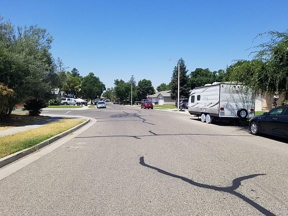 3rd image of 1928 W Merritt Ave
