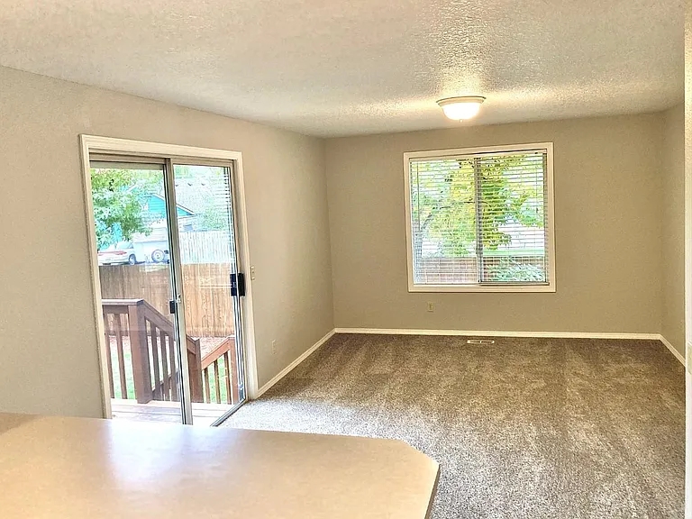 380 NW 150th Ave — Photo 11