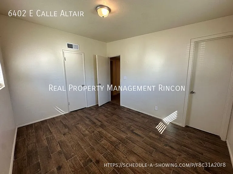 6402 E Calle Altair — Photo 9