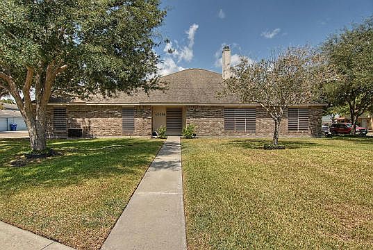 1st image of 4009 Oak Forest Dr APT A