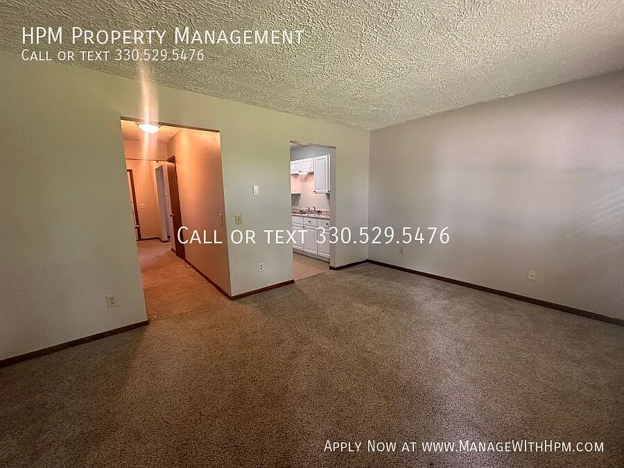 2 bed, 1.5 bath, 1024 sqft, $895 — Photo 2