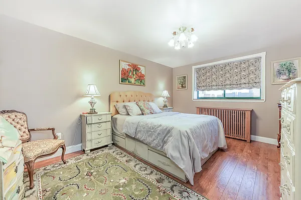 Sold by Re/Max In The City | media 13
