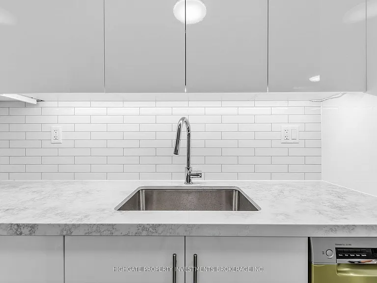 113 Lansdowne Ave #LOWER — Photo 10