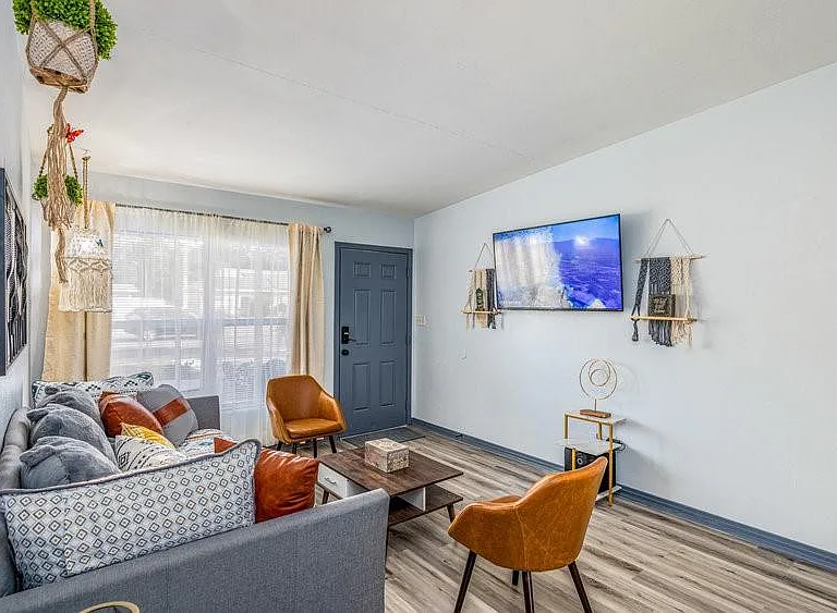 Conway Rd — Photo 11