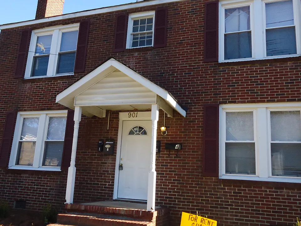 901 S Jackson St #4