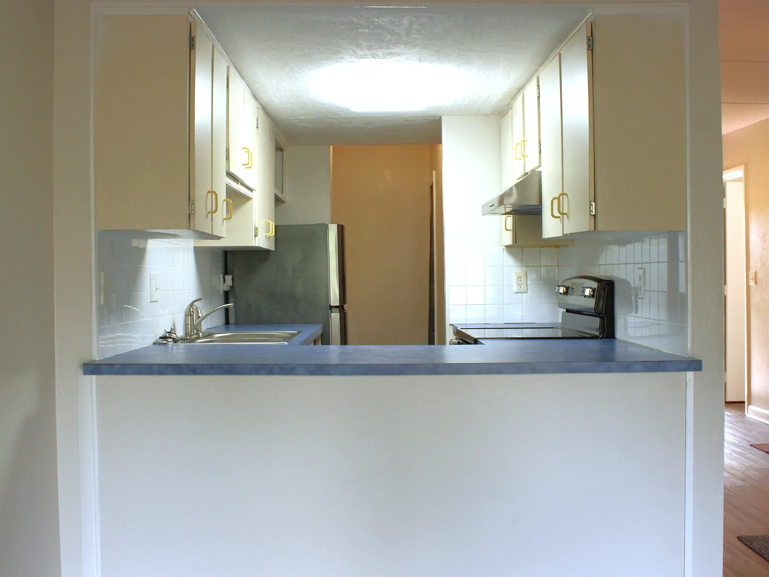 3 bed, 2.5 bath, 1356 sqft, $1,500 — Photo 3