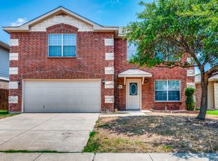 8620 Star Thistle Dr, Fort Worth, TX 76179
