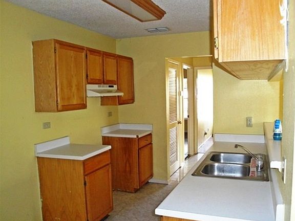 3rd image of 1412 Bonaparte Ln