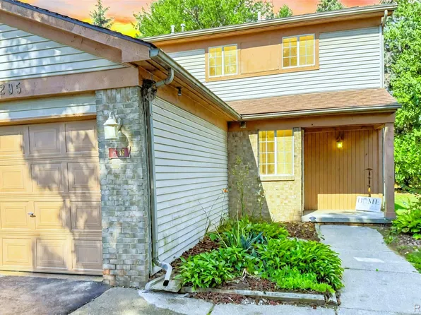 6295 Hunter Pointe St, Westland, MI 48185