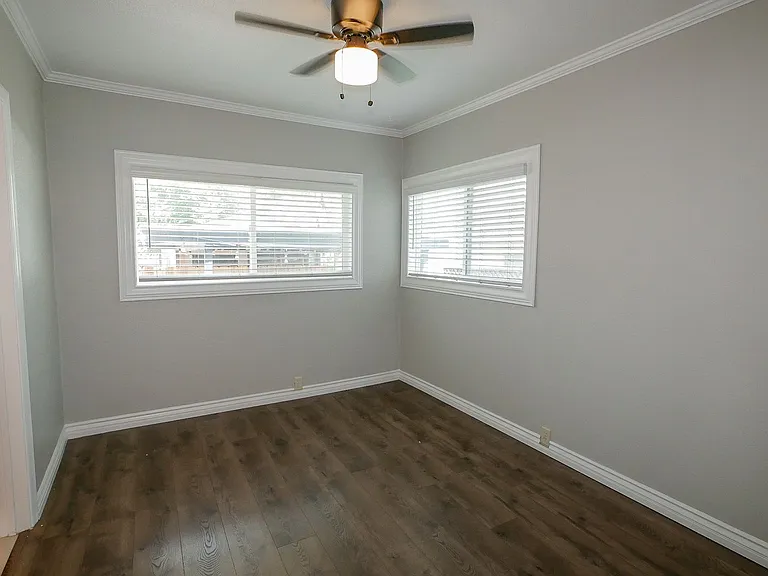 2924-2932 Suncrest Dr — Photo 40