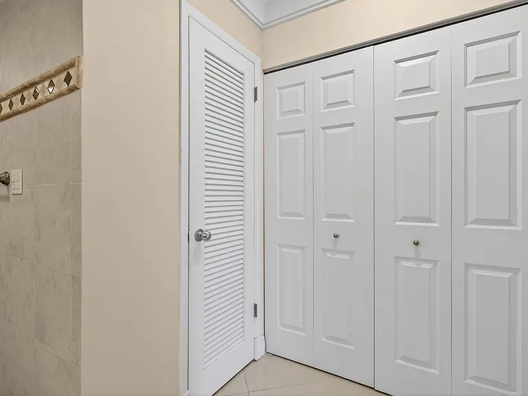 405 N Ocean Blvd #208 — Photo 29