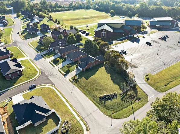 700 Abbeywood Rd, Elizabethtown, KY 42701