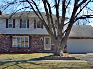 1902 Edgebrook Dr, Marshalltown, IA 50158