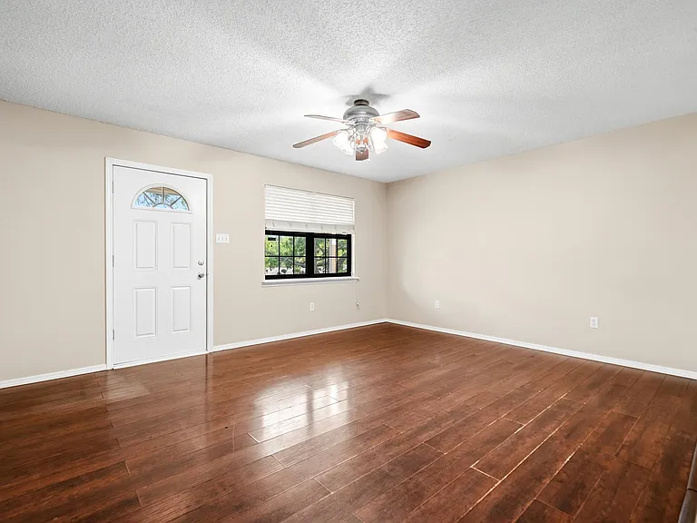 111 Jordan St — Photo 27