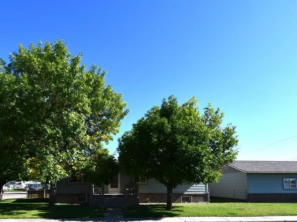103 Mulberry Dr, Glendive, MT 59330