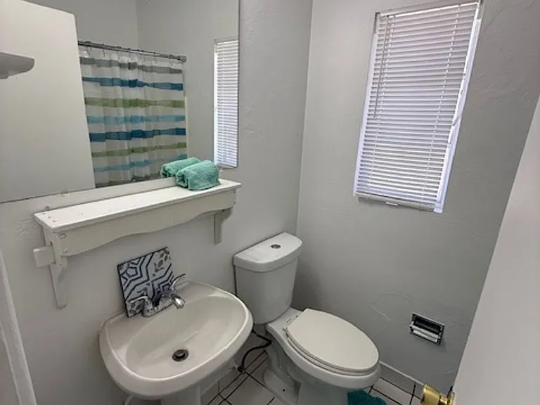 7235 N 55th Ave — Photo 20