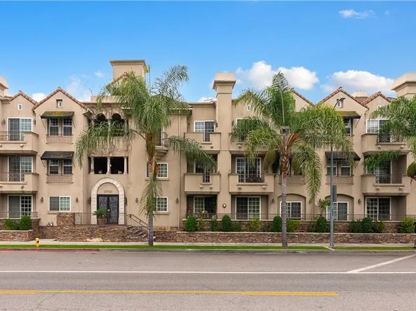 10740 Moorpark St APT 104, North Hollywood, CA 91602