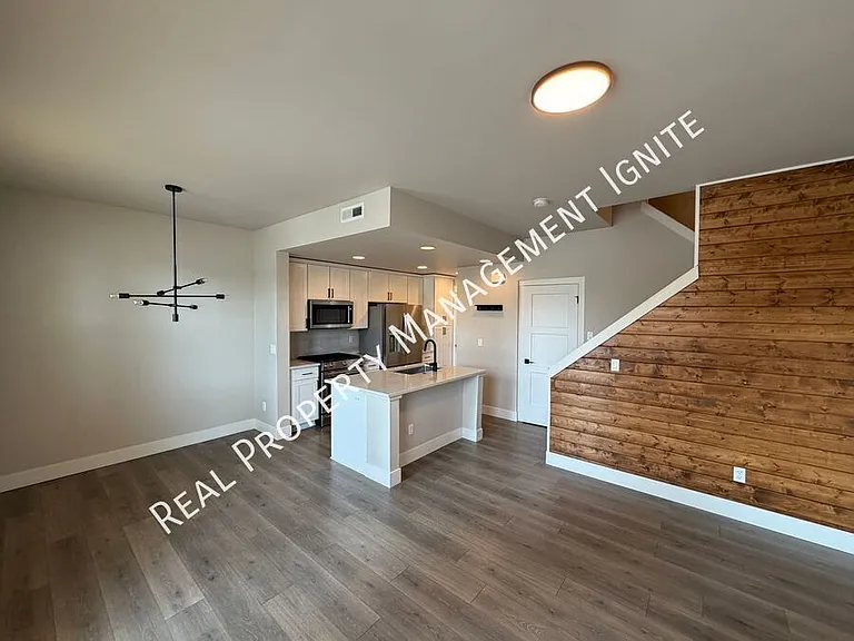 63087 Boyd Acres Rd — Photo 2