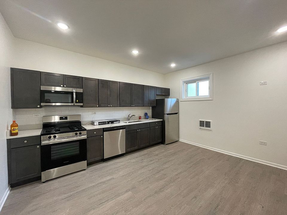 1st image of 3257-3267 W Wrightwood Ave #2548