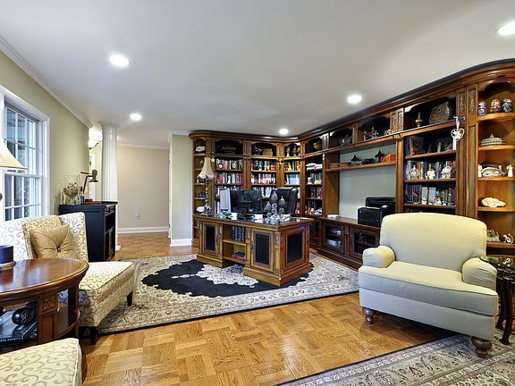 Living Rm-Alternate View