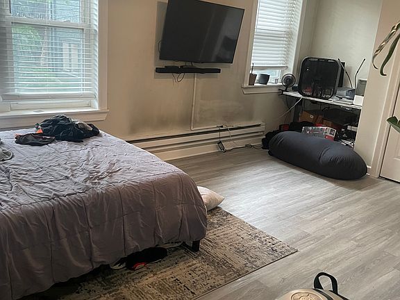 4th image of 4222-4222 N Clark St #11