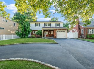 886 Bellmore Ave, Bellmore, NY 11710