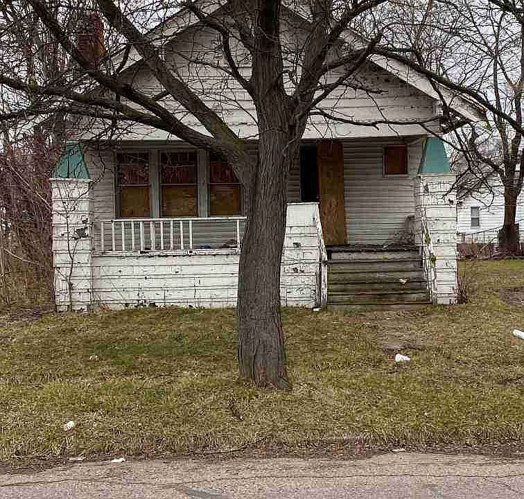 12105 Roselawn