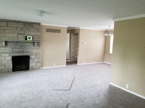 5th image of 4800 W Burr Oak Dr
