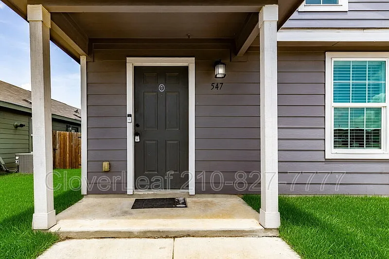 3 bed, 2.0 bath, 1450 sqft, $1,407 — Photo 4