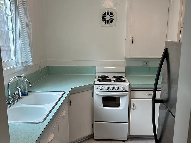 1109 E 25th Ave — Photo 9