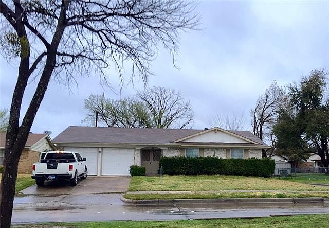 1st image of 225 E Kearney St