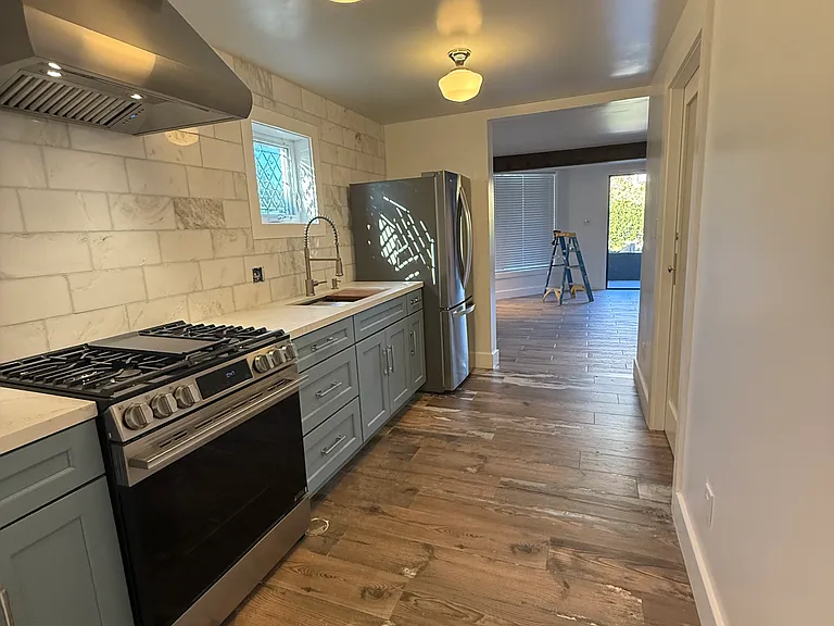 1948 Eigth St #6-06 — Photo 4
