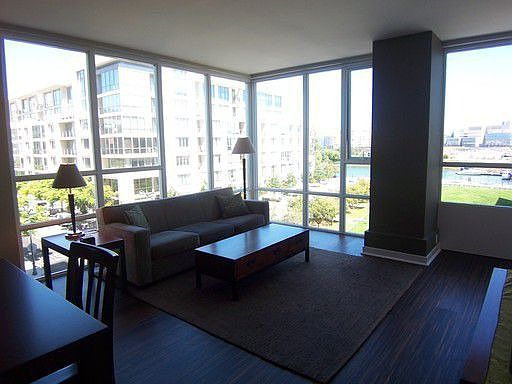 5th image of 300 Berry St Unit 408