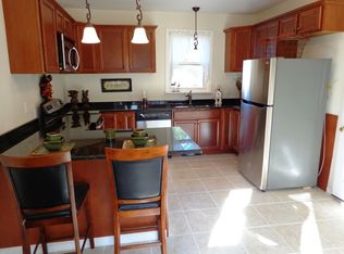 35 White St, Clinton, NY 13323