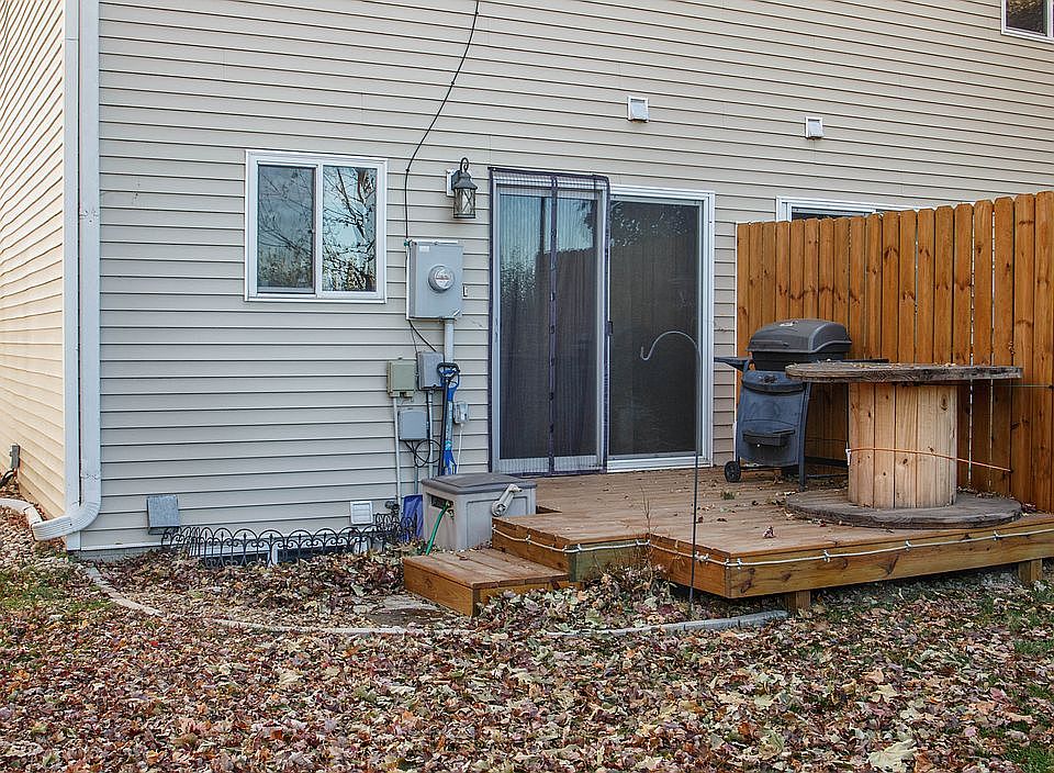 1st image of 2912 Lakeview Dr APT 19