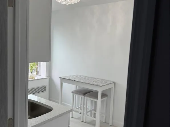 100-25 Queens Boulevard image 5 of 10