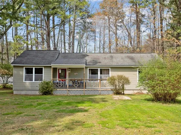 1217 Hallieford Rd, Cobbs Creek, VA 23035