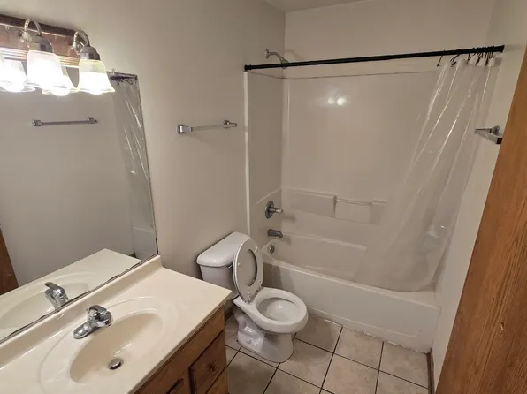 540 23rd St, Bettendorf, IA