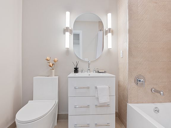 4th image of 286 Rider Ave #204
