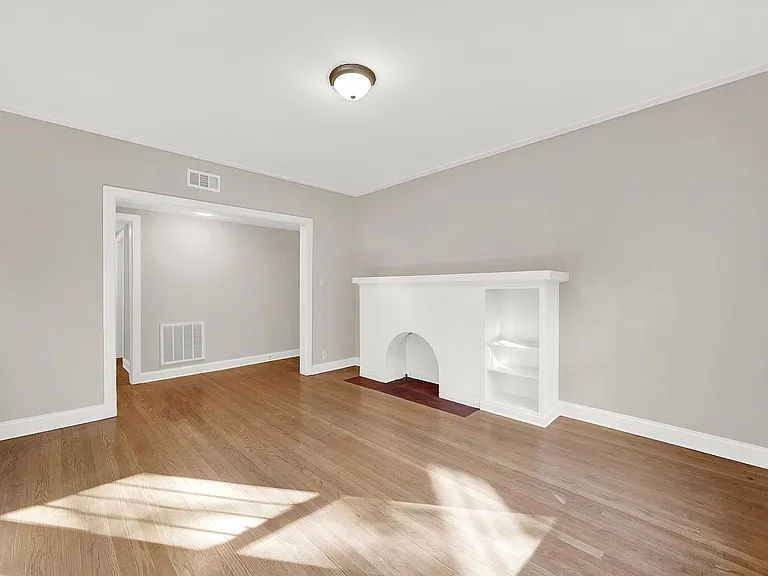 2516 N. Kedzie LP — Photo 6