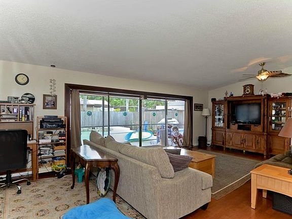 5th image of 4221 Windtree Dr