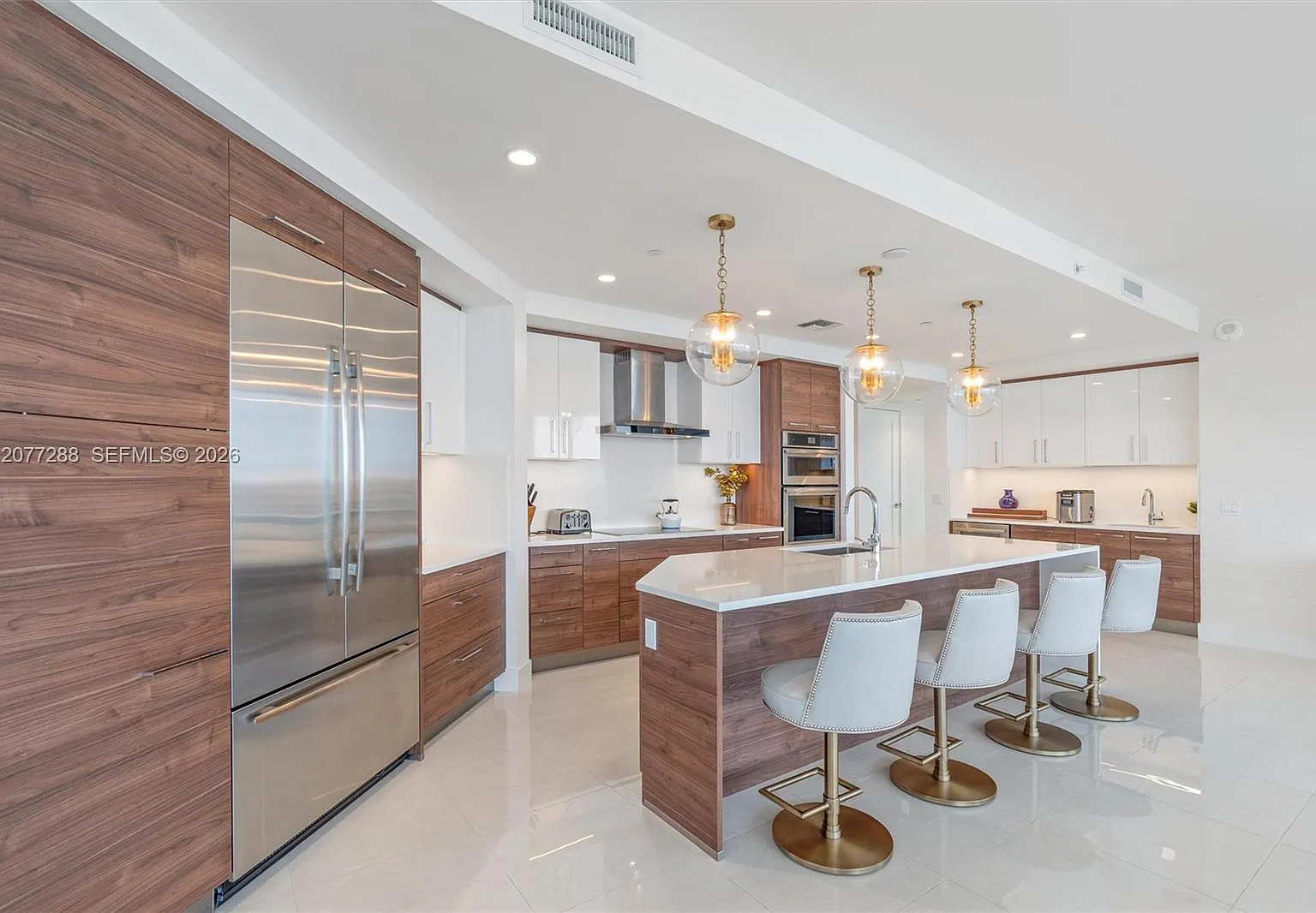 100 Las Olas Condo — Photo 3