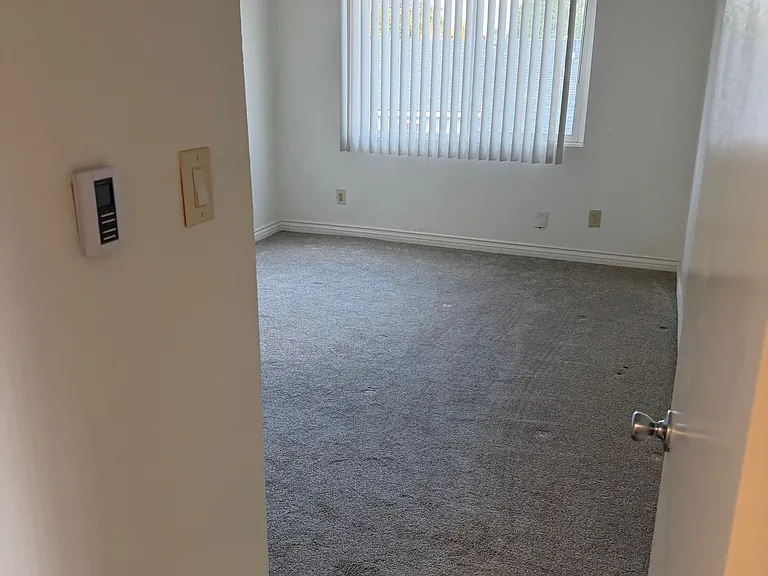 249 Twin Oaks Ave #B — Photo 6