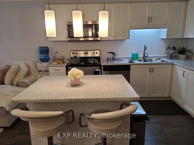 160 Rochefort St #D6 — Photo 5