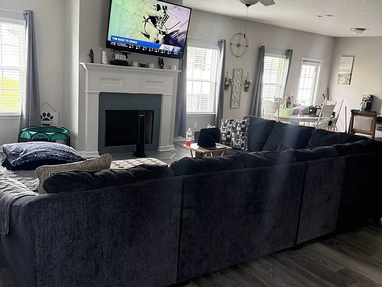 653 Red Oak Ln — Photo 2